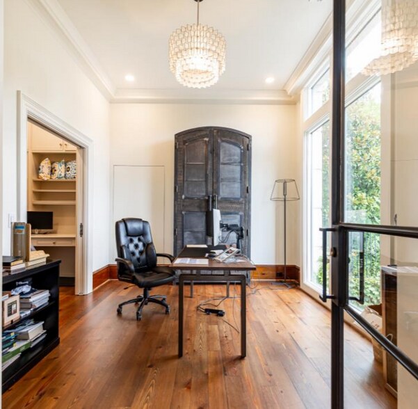 More Photos Of 425 Peachtree Hills Ave NE, Atlanta Freestanding For Sale