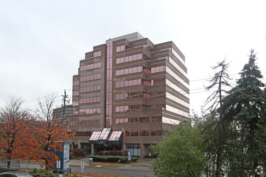 More Photos Of 255 Duncan Mill Rd, Toronto Office For Sale