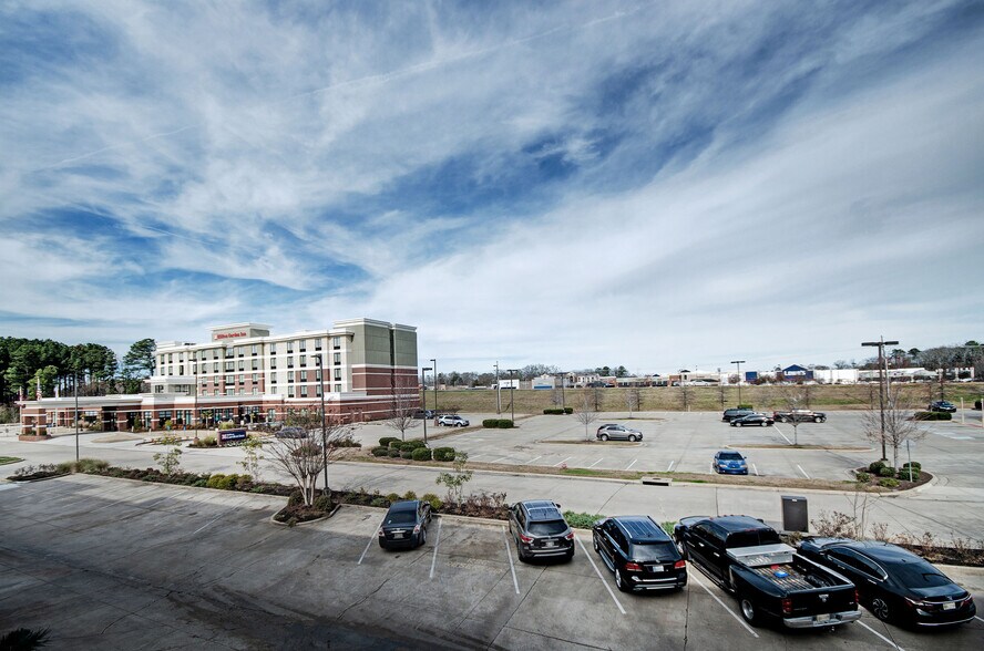 More Photos Of 115 Laurel Park Cv, Flowood Office For Lease