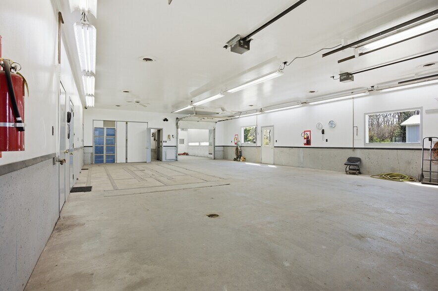 More Photos Of 4182 Highway 23, Wisconsin Dells Manufacturing For Sale