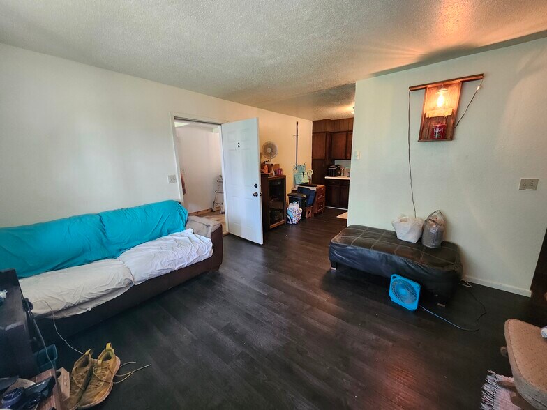 More Photos Of 204 3rd St SW, Rake Apartments For Sale