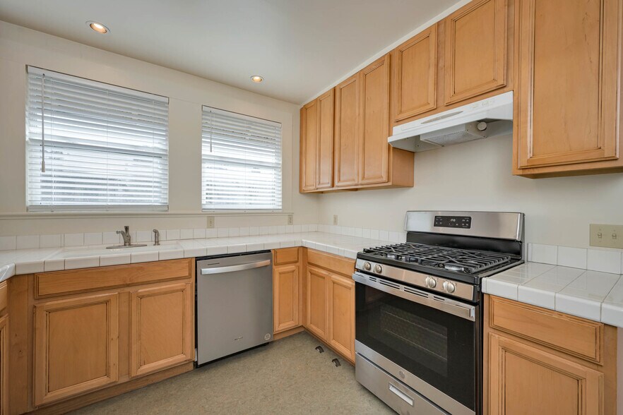 More Photos Of 1404 Slater St, Santa Rosa Apartments For Sale