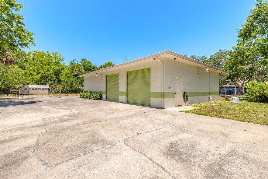 More Photos Of 300 Washington Pl, Ormond Beach Warehouse For Sale