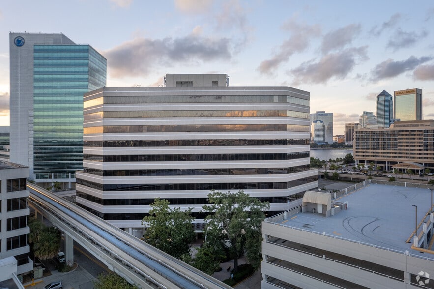 More Photos Of 1200 Riverplace Blvd, Jacksonville Office For Lease