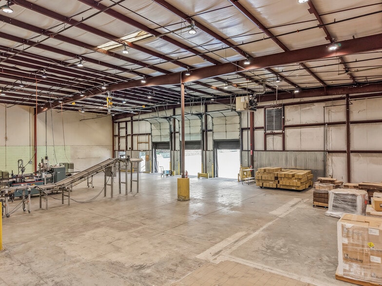 More Photos Of 3655 Reed St, Winston-Salem Warehouse For Sale