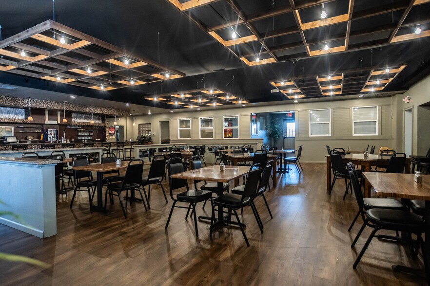 Primary Photo Of 1301 E Fulton St, Garden City Bar For Sale