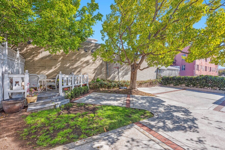 More Photos Of 2445-2447 2nd Ave, San Diego Office For Sale