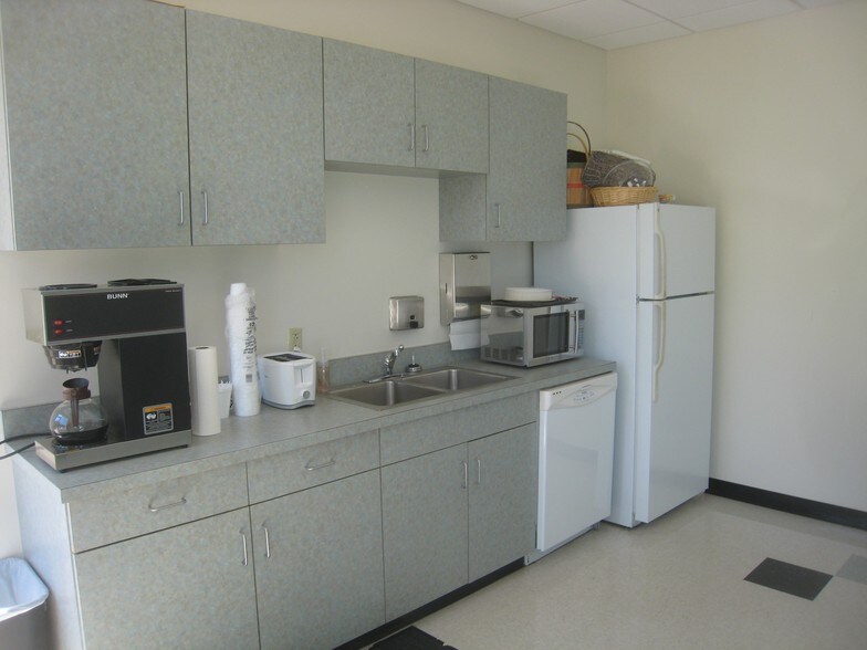 More Photos Of 100 Peyton Way, Charleston Medical For Sale