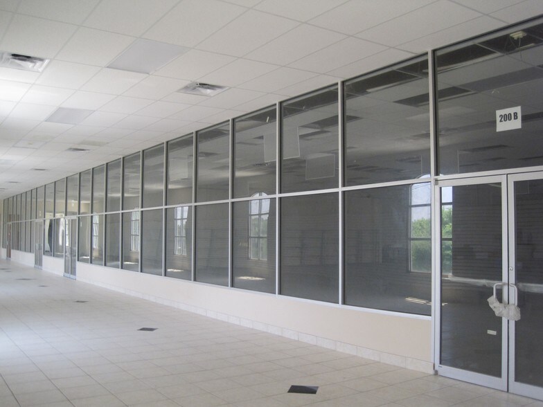 More Photos Of 7598 Harwin Dr, Houston General Retail For Sale