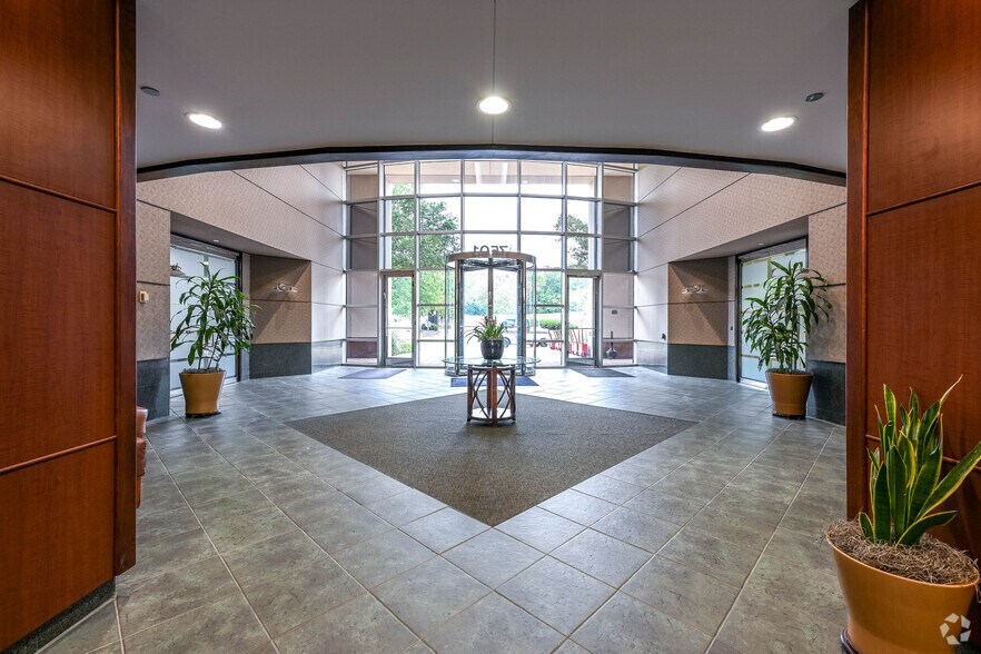 More Photos Of 7501 Boulder View Dr, North Chesterfield Unknown For Lease