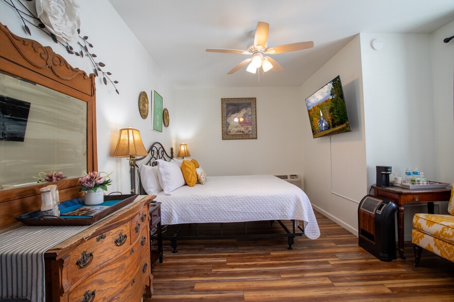 More Photos Of 3804 Wears Valley Rd, Sevierville Hotel For Sale