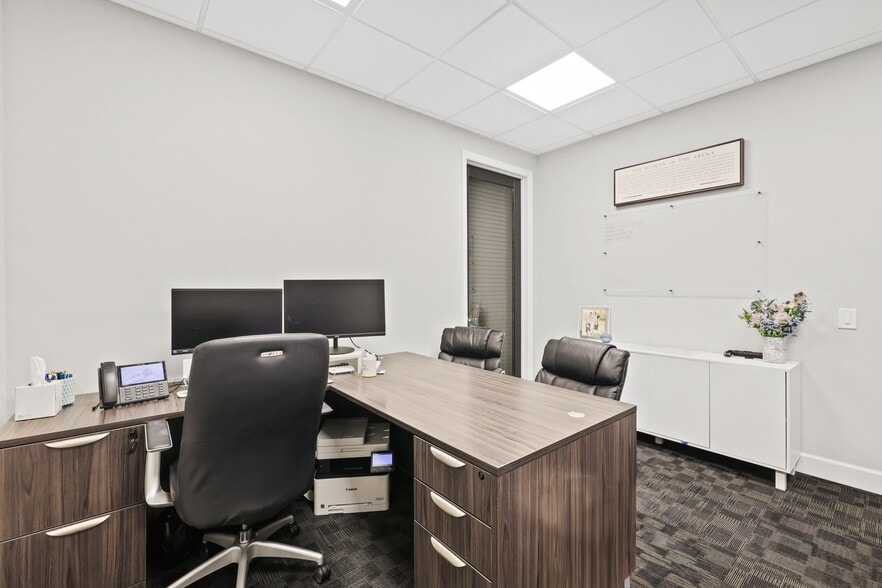 More Photos Of 10055 Yamato Rd, Boca Raton Medical For Lease