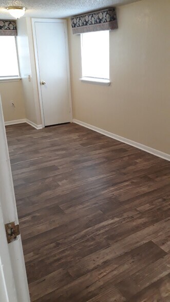 More Photos Of 503 E Avenue G, Lampasas Apartments For Sale