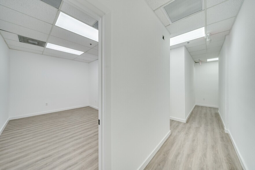More Photos Of 7500 NW 25th St, Miami Warehouse For Lease