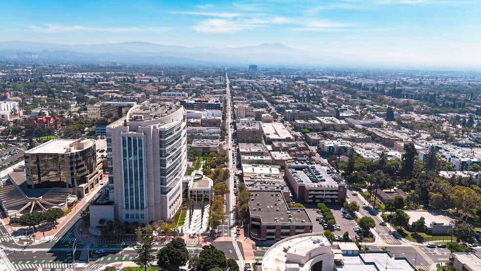 More Photos Of 410 W 4th St, Santa Ana Office For Sale