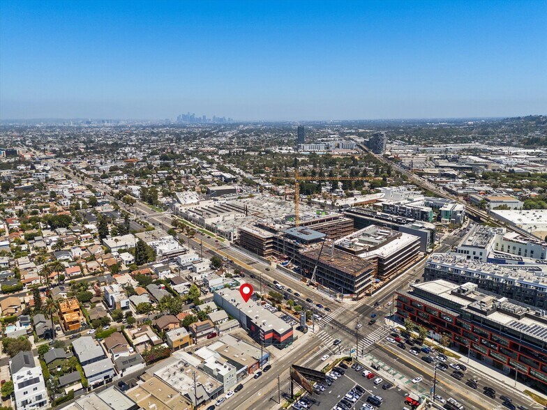 More Photos Of 8885 Venice Blvd, Los Angeles Light Distribution For Lease