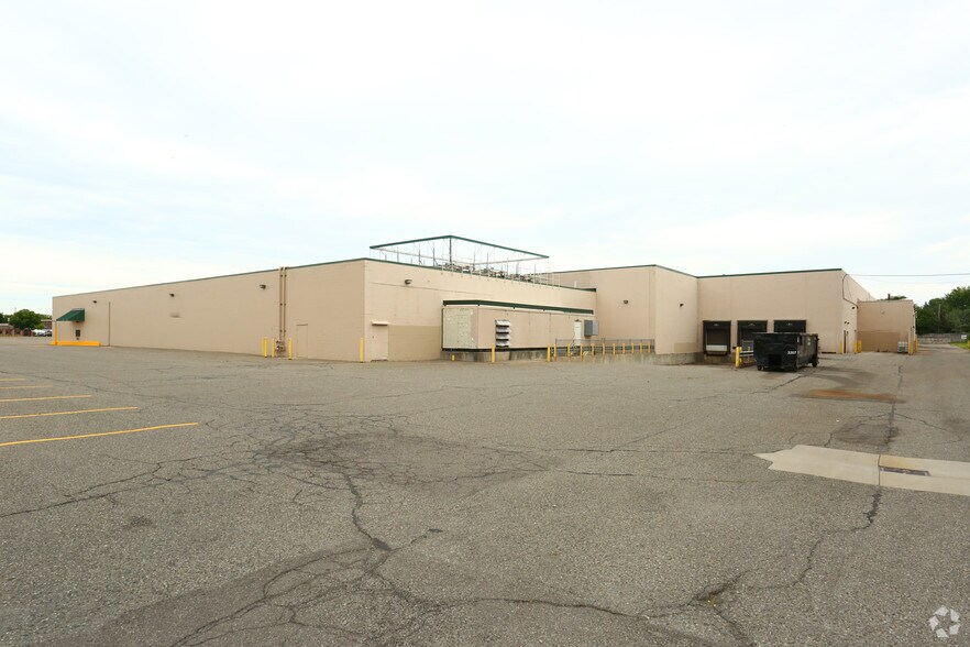 More Photos Of 13333 Eureka Rd, Southgate Freestanding For Lease