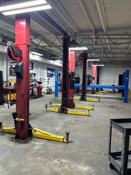 More Photos Of 4218 N Central Ave, Phoenix Auto Repair For Lease