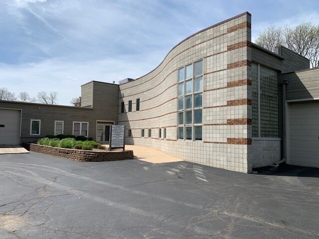Primary Photo Of 12425 Knoll Rd, Elm Grove Loft Creative Space For Lease