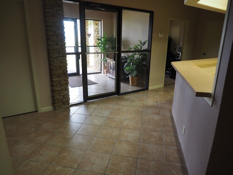 More Photos Of 7750 S Madison Ave, Indianapolis Medical For Lease