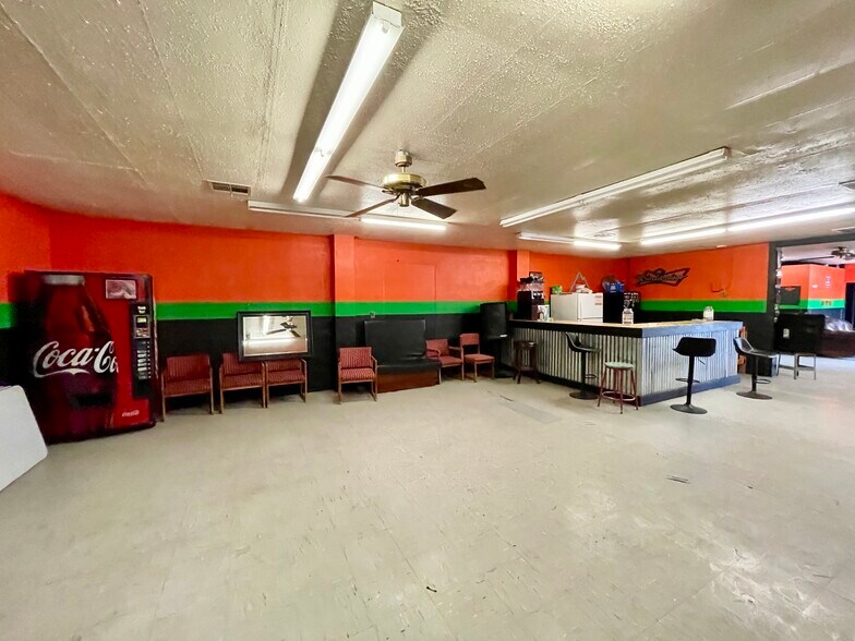 More Photos Of 1799 E 21st St, Merced Flex For Sale