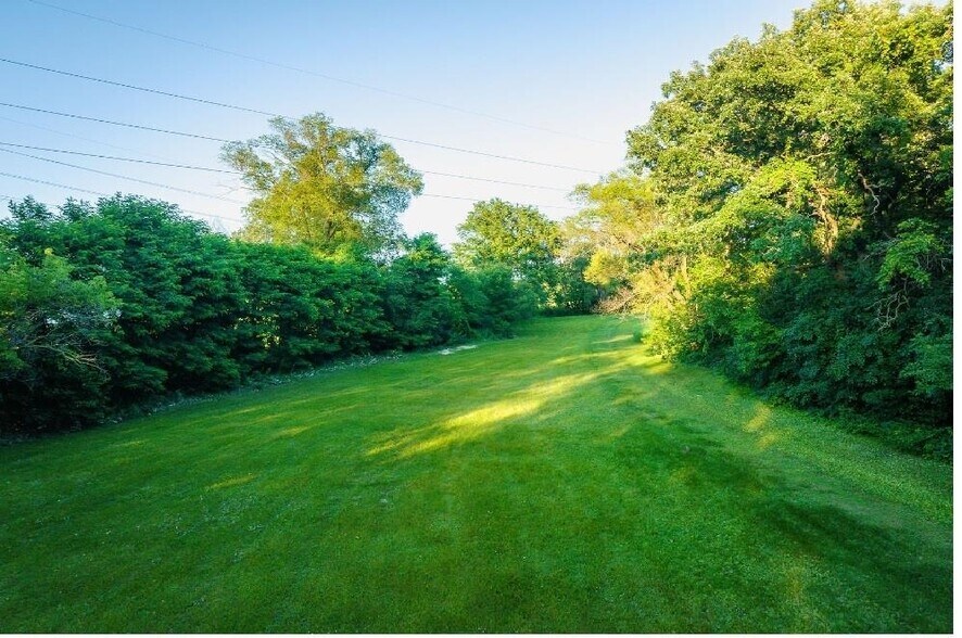 More Photos Of 604 E Wisconsin St, Sparta Industrial For Sale