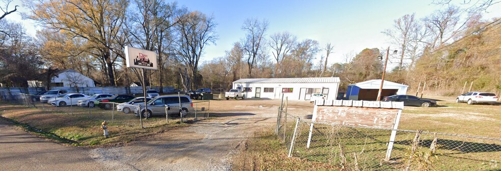 Primary Photo Of 1019 McLean St, Greenwood Mixed Retail For Sale