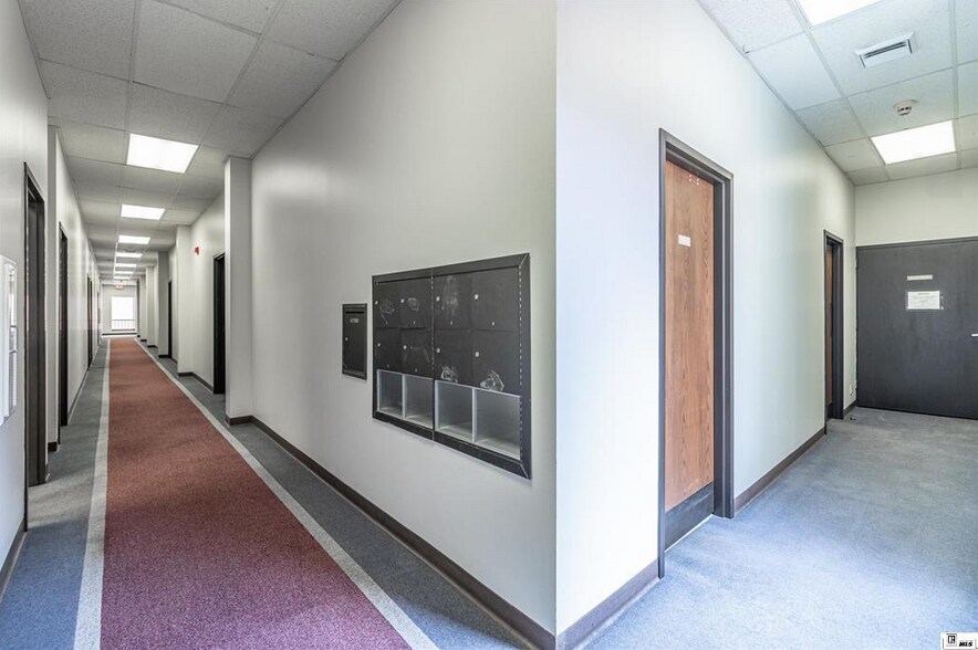 More Photos Of 235 DeSiard St, Monroe Office For Lease