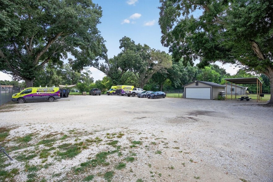 More Photos Of 9326 Kay Ln, Houston Office Residential For Sale
