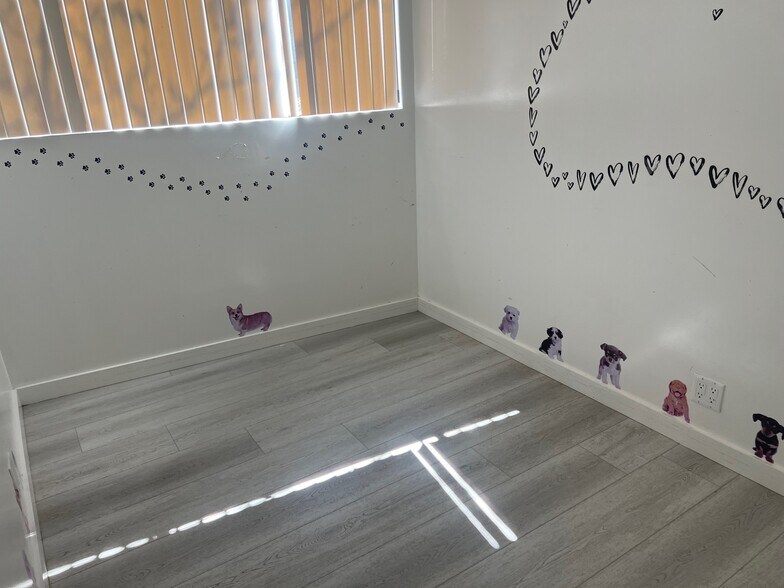 More Photos Of 5563 W Pico Blvd, Los Angeles Apartments For Lease