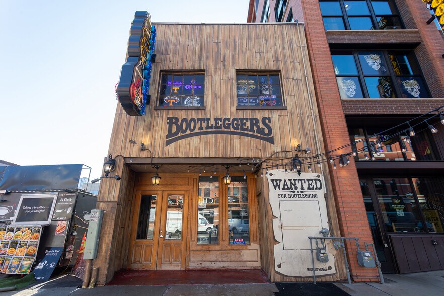 Primary Photo Of 207 Broadway, Nashville Storefront Retail Office For Sale