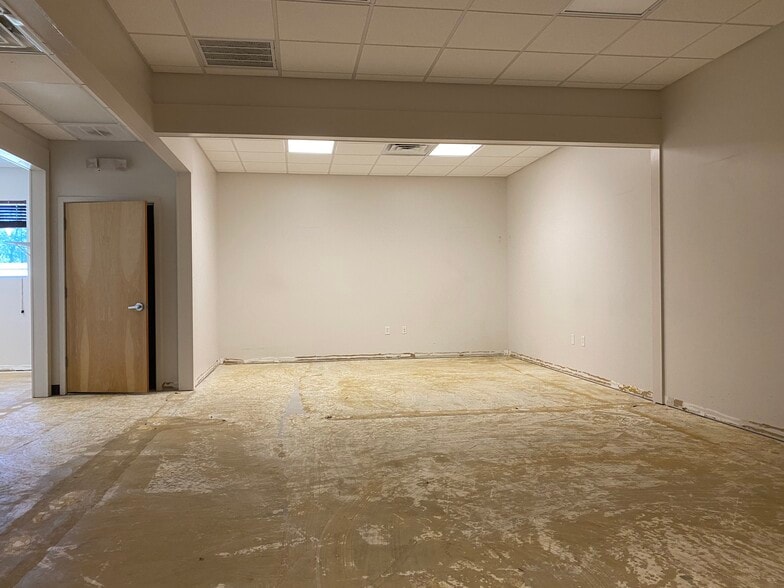 More Photos Of 201 W Guava St, The Villages Medical For Lease