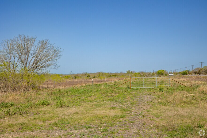 More Photos Of 2200 High Rd, Uhland Land For Sale