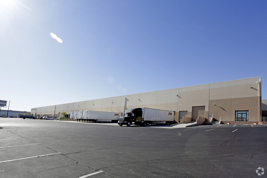 More Photos Of 4155 W Russell Rd, Las Vegas Distribution For Lease