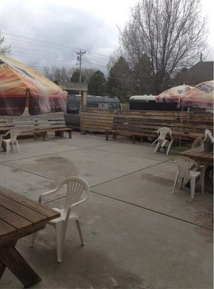 More Photos Of 222 Comanche St, Kiowa Freestanding For Sale