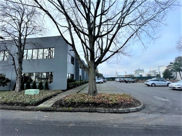 More Photos Of 3330 NW Yeon Ave, Portland Office For Lease