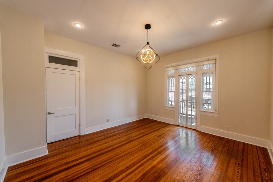 More Photos Of 214 E Ashby Pl, San Antonio Office For Lease