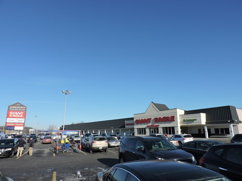 More Photos Of 2700-2790 Mahoning Ave NW, Warren Storefront For Lease