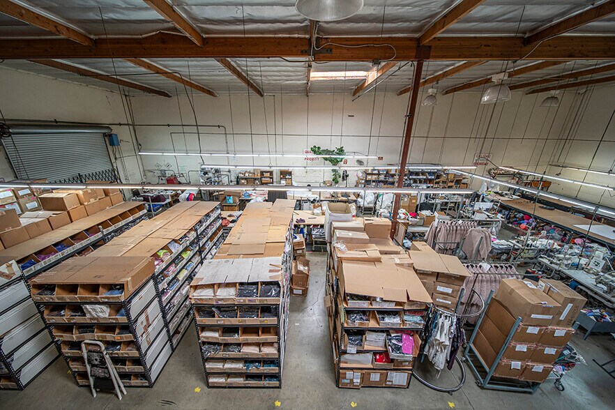 More Photos Of 2000-2020 Hawkins Cir, Los Angeles Manufacturing For Lease
