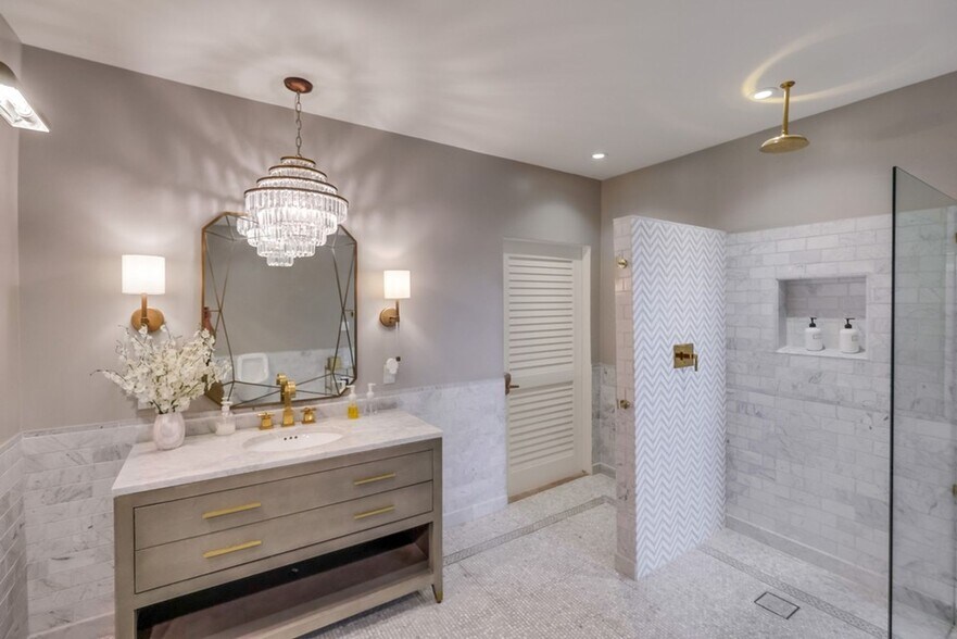 More Photos Of 621 E 99th St, Inglewood Apartments For Sale