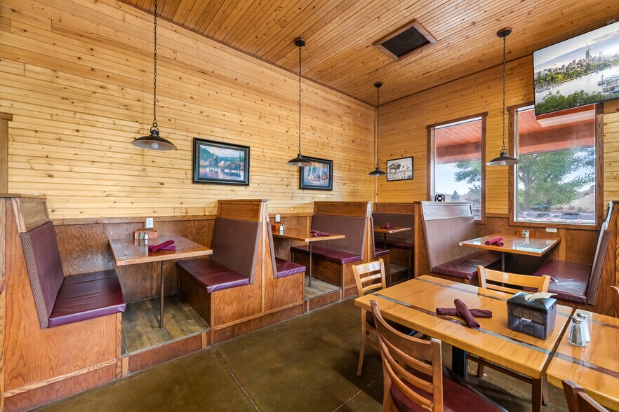 More Photos Of 1050 South Blvd, Dutch John Hotel For Sale