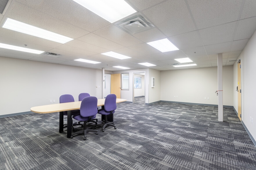 More Photos Of 10731 Gulfdale St, San Antonio Distribution For Sale