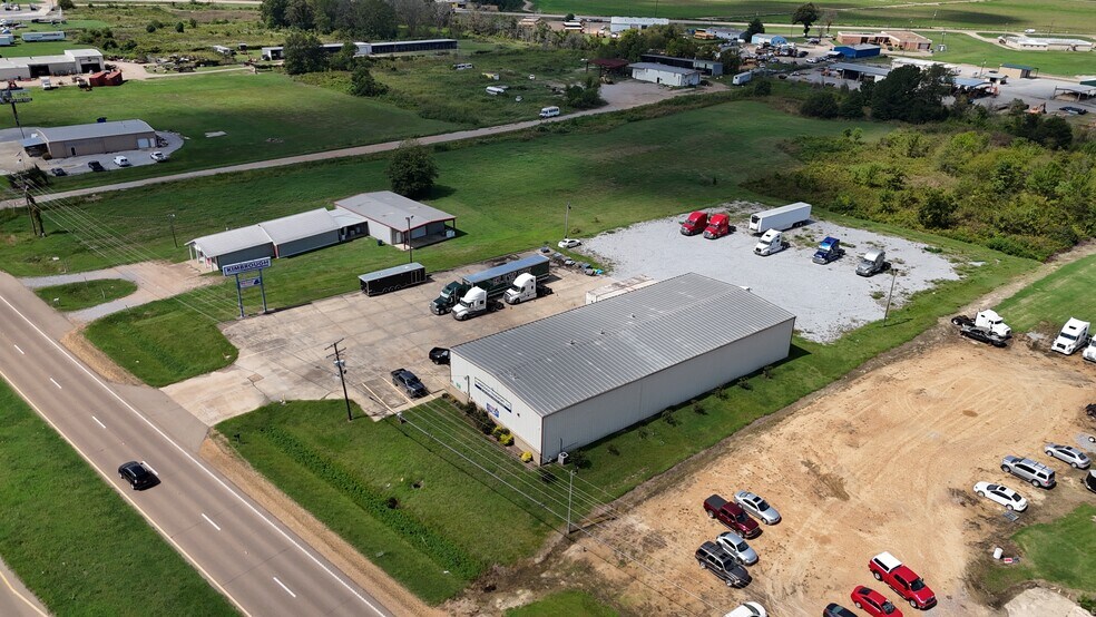 More Photos Of 1319 US-82, Indianola Service For Sale