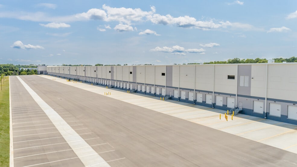 More Photos Of 142 Serviceberry Way, Mooresville Distribution For Lease