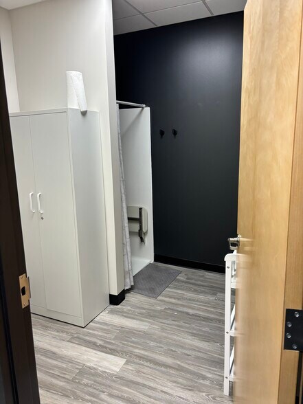 More Photos Of 8245 Cody Dr, Lincoln Warehouse For Sale