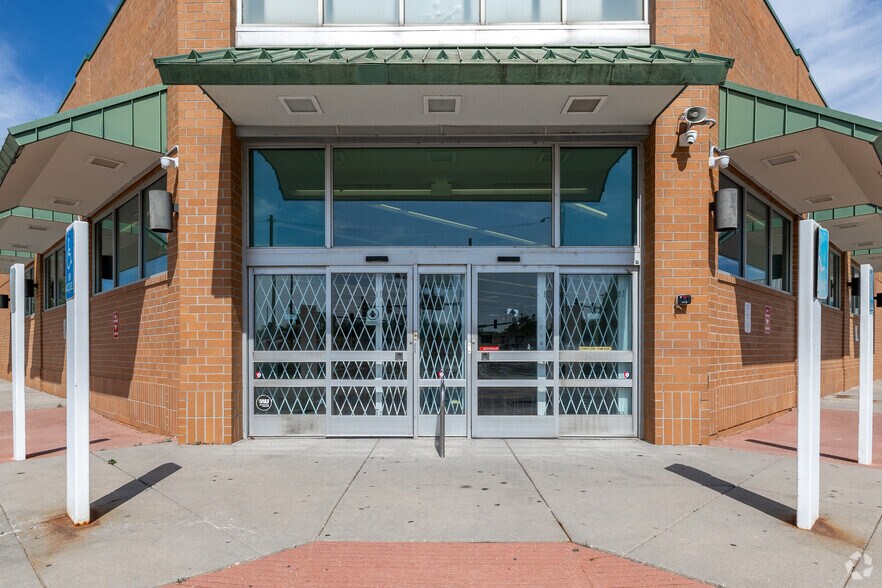 More Photos Of 1555 S Broadway, Wichita Drugstore For Sale