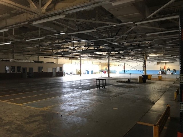 More Photos Of 3121 Pleasant Valley Blvd, Altoona Light Distribution For Lease