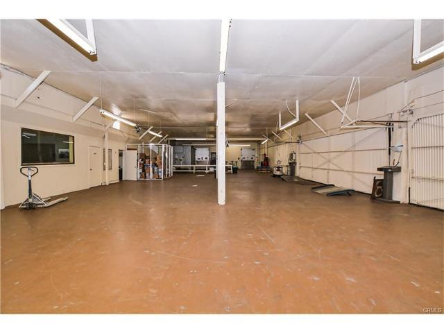 More Photos Of 8551 Mission Blvd, Jurupa Valley Warehouse For Lease