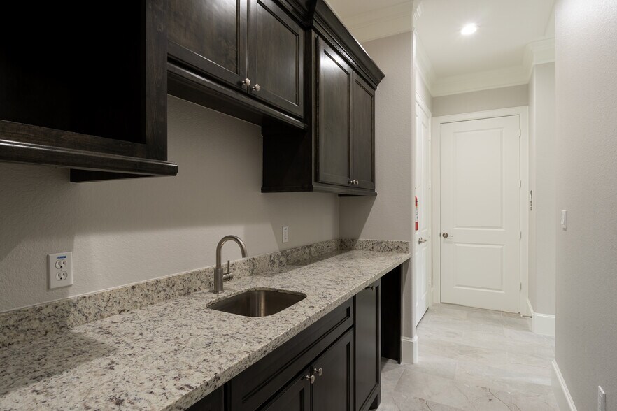 More Photos Of 12414 Spring Cypress Rd, Tomball Medical For Sale