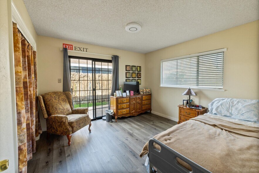 More Photos Of 1415 W Scott Ave, Fresno Assisted Living For Sale